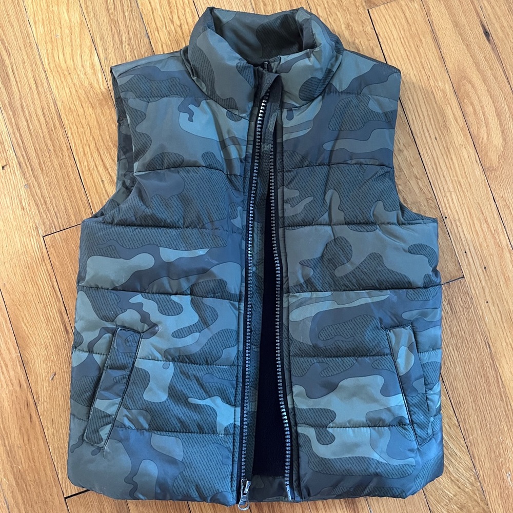 Boys puffer vest size 5